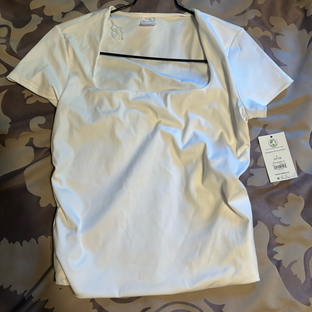 White crop top
